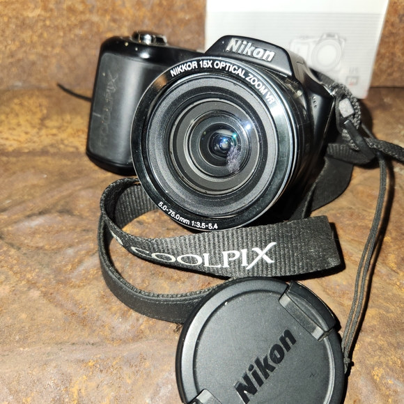 Nikon COOLPIX L100 Black Digital Camera with 15x Zoom - Picture 1 of 11